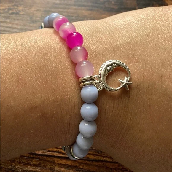 Bracelets - Picture 3 of 6